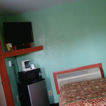 Budget Inn Mount Airy Habitación foto
